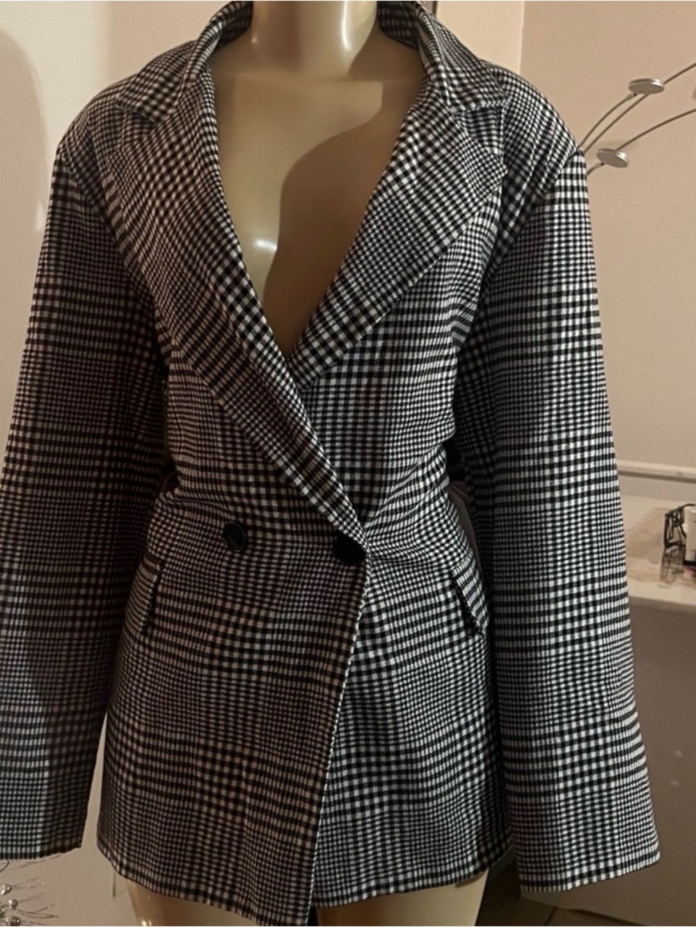 Boohoo Black and White Plaid Double-Breasted Blazer